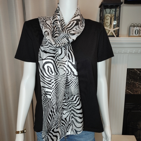 3 SCARFS, BLACK / WHITE BUNDLE - Picture 9 of 10